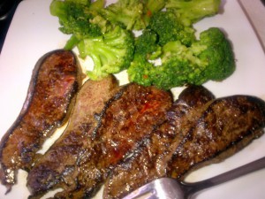 Idei de mese sanatoase: ficat de vitel si broccoli
