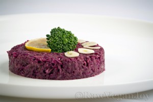 raw vegan Salata de varza rosie cu avocado 