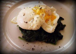 idei de mese sanatoase: spanac cu oua
